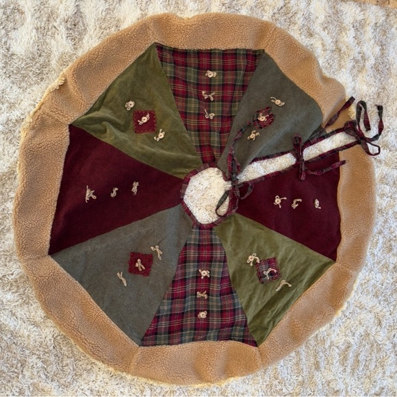 unbranded Other - Vintage Hand-made Farmhouse Tree Skirt